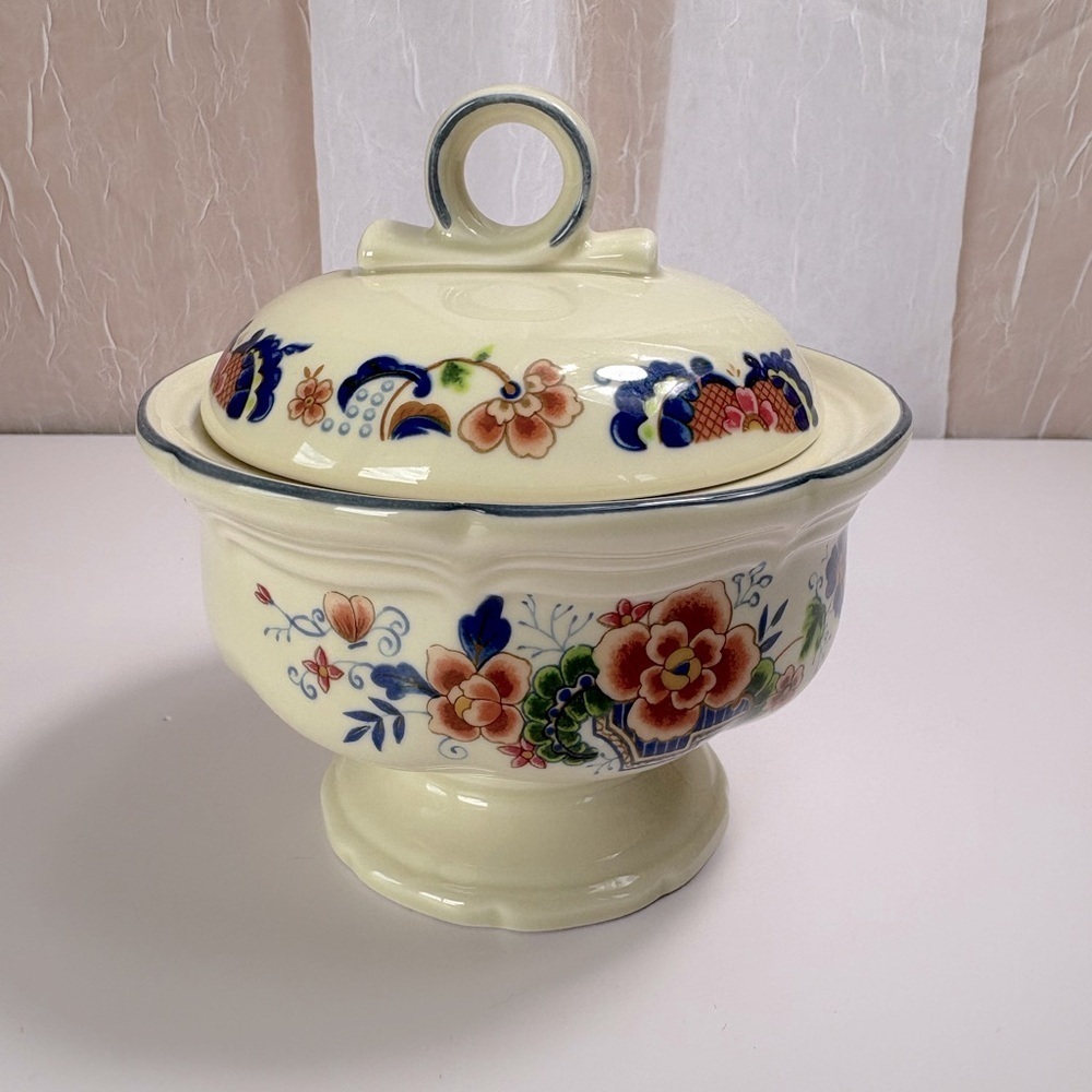 Mikasa French Countryside Sugar Bowl with Lid-Discontinued Piece-Preowned, EUC